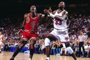 尤因：乔丹笑我不会运球 但我在任何时代打球都会有统治力