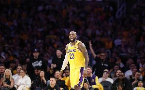 没我球队更好？东契奇&里夫斯受伤后 詹姆斯带队时湖人5胜1负