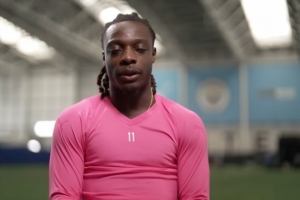 多库：第一次见哈兰德的印象是幽默随和，原以为顶级球星都很高冷