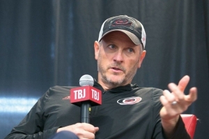 TA：新老板妄自尊大 把周围人当垃圾对待 没有自由球员想来开拓者