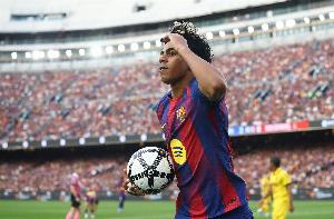 18岁9个月，亚马尔是自1958年打进30粒联赛进球最年轻球员