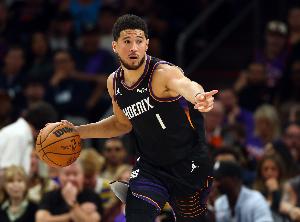 严防死守！首节多特和卡鲁索死缠布克和格林 太阳双后场合计5中2