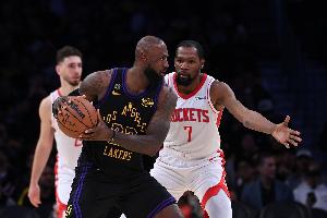 小托马斯：詹姆斯首先利用头脑统治火箭 其次才是他的身体技巧