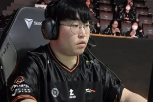 Delight：我们每条路对线都很强，大家年纪差不多处起来就像朋友