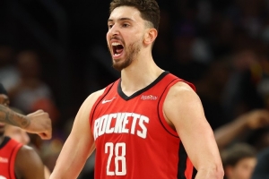 0-2落后会感到气馁？申京：不会 上赛季1-3也打回来了&我们有信心