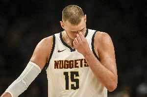 今天三支高种子球队领先时间合计仅9分45秒 掘金全场未领先过