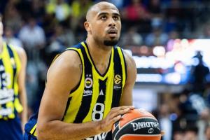 两位湖人旧将发光发热！霍顿·塔克&纳恩入选欧篮联最佳阵容二阵