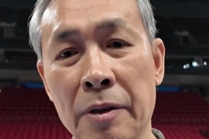 许利民：不受谣言影响 老队员都会发照片给我 要看他们有没有吃饭