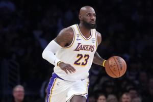 詹姆斯谈最后体能充沛终结比赛：我一直在为这样的时刻做准备