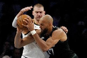 布劳恩：戈贝尔防约基奇做得很棒 我们要帮忙卡位保护篮板