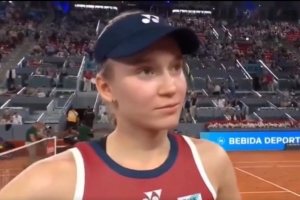 莱巴金娜：郑钦文是个难对付的对手，我很高兴抓住了第二盘的机会