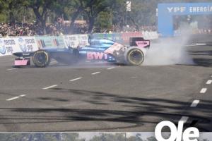 号召力惊人！科拉平托阿根廷路演吸引多达50万人，现场F1烧胎炫技