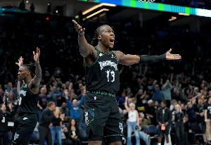 道苏姆：我打球最看重的是保持高效做出合理判断 像四分卫一样