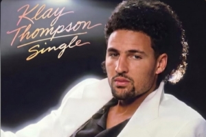 毫无违和感！奥尼尔转发“克莱单身”AI图：复古穿搭+爆炸头