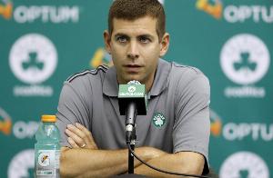 最佳高管得票详情：史蒂文斯11张第一选票69分 斯通7分&佩林卡1分