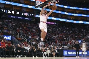 谢泼德：每个人都能触球时并投进几个球时 我们的防守会更好