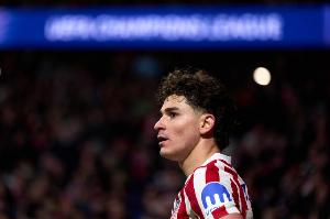 阿根廷跟队记者：阿尔瓦雷斯只是感觉自己扭伤，并因疼痛感被换下