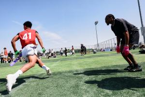 NFL明星杰弗森首次中国行圆满收官 共绘中国腰旗橄榄球全新篇章