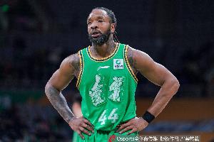 媒体人：辽宁能够打进前12算是爆冷 下赛季需要挑选更好的外援